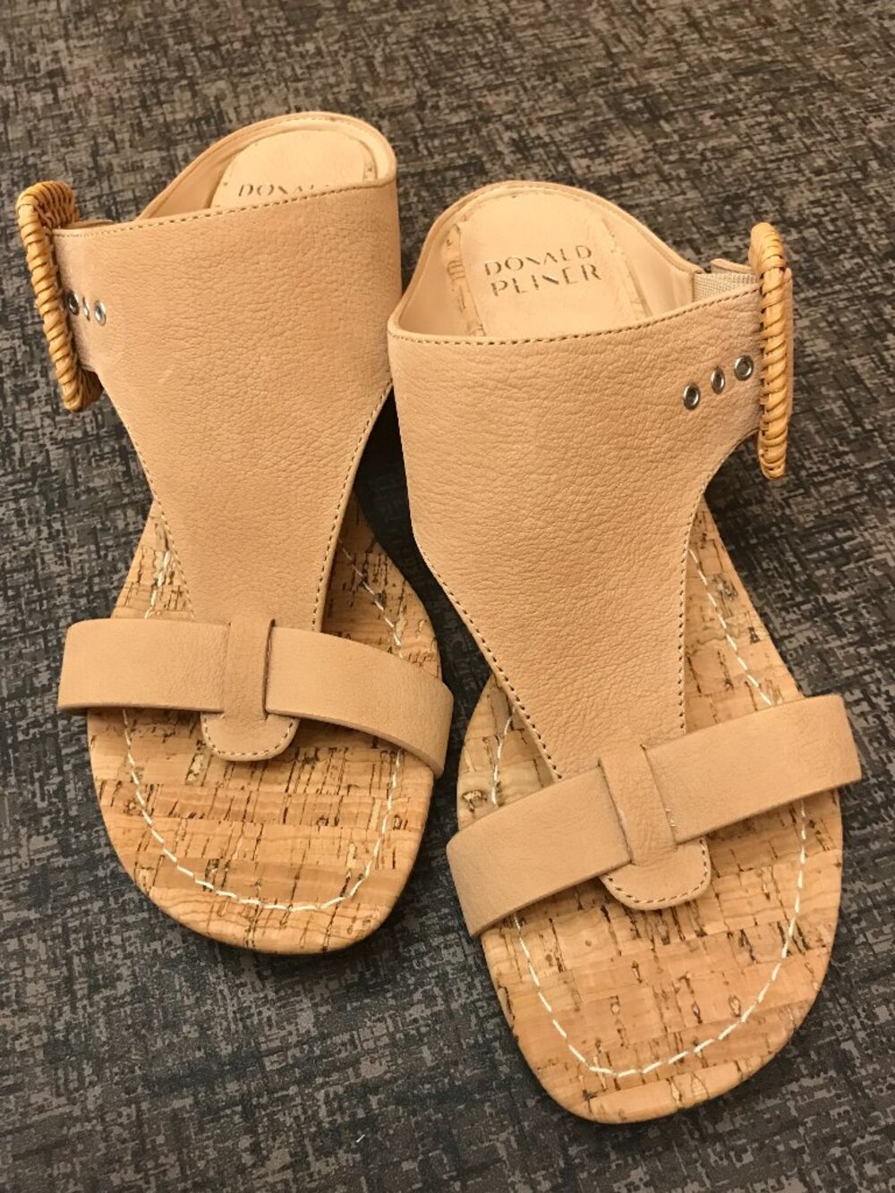 Donald Pliner Vine Wedge Sandals 8.5 Sand Nubuck NWT - Picture 3 of 8